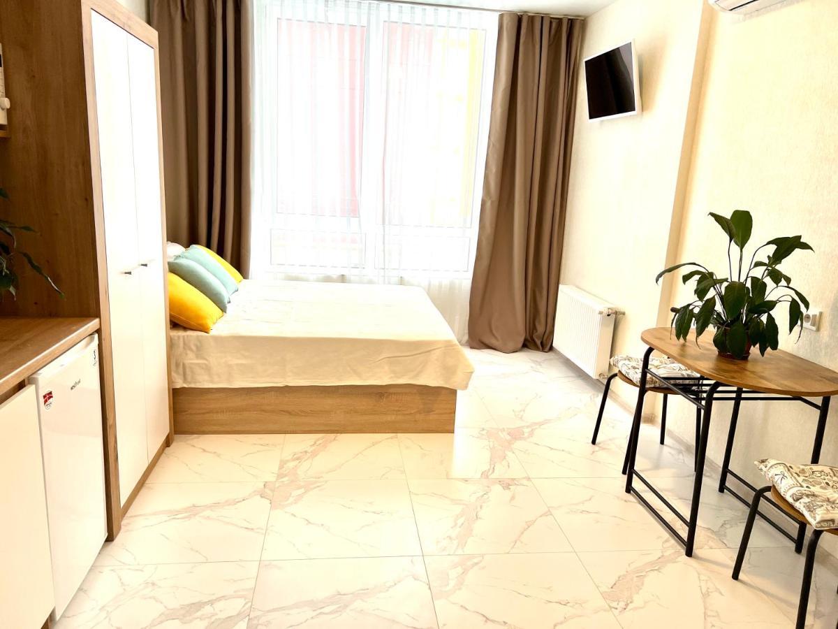 Osapart Hotel In A Complex Semycvit 2 利沃夫 外观 照片