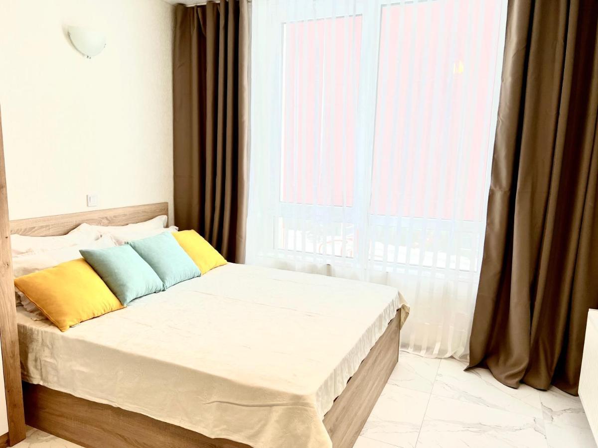 Osapart Hotel In A Complex Semycvit 2 利沃夫 外观 照片