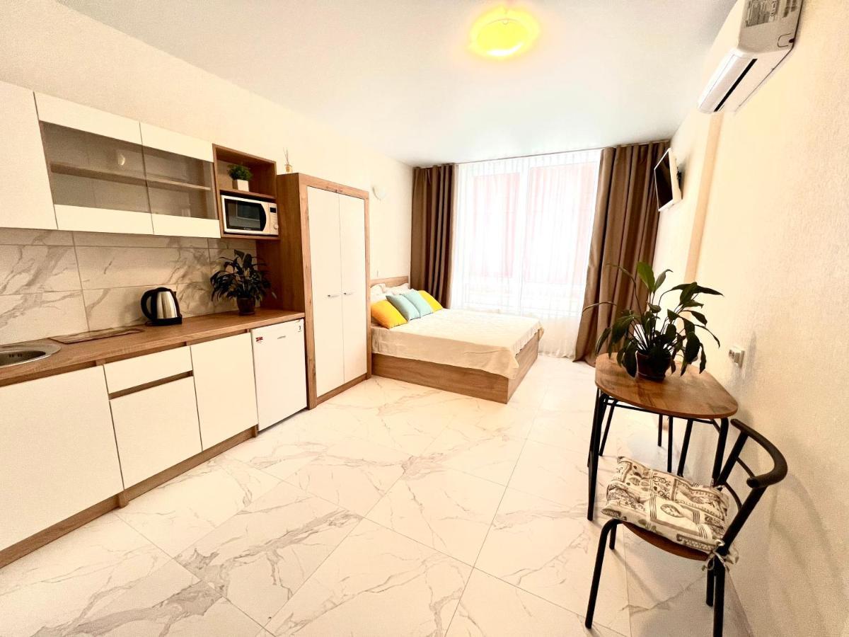 Osapart Hotel In A Complex Semycvit 2 利沃夫 外观 照片