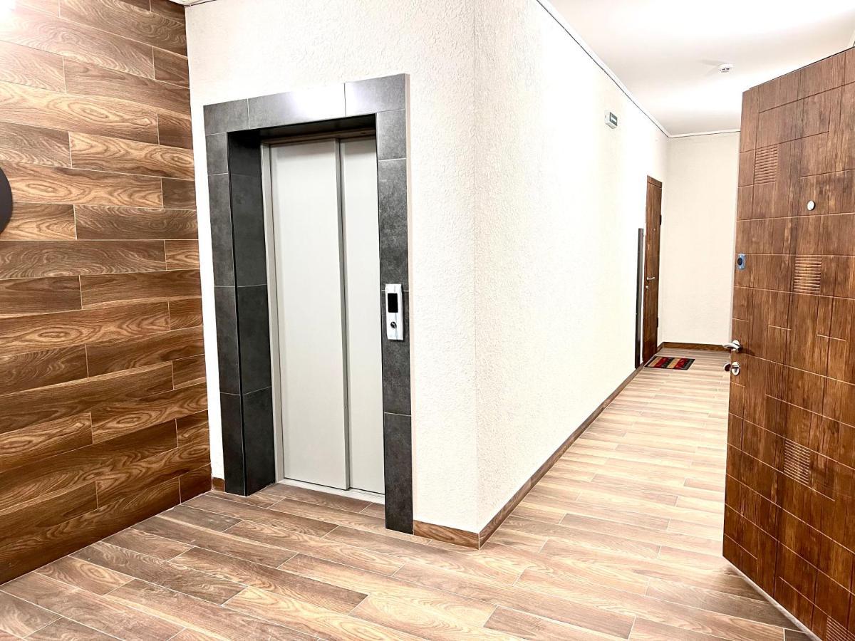 Osapart Hotel In A Complex Semycvit 2 利沃夫 外观 照片