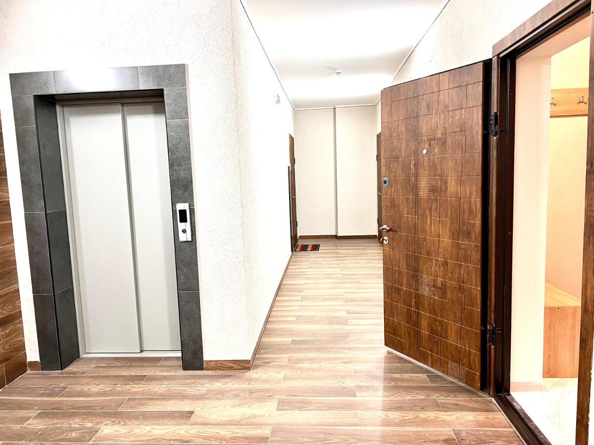 Osapart Hotel In A Complex Semycvit 2 利沃夫 外观 照片