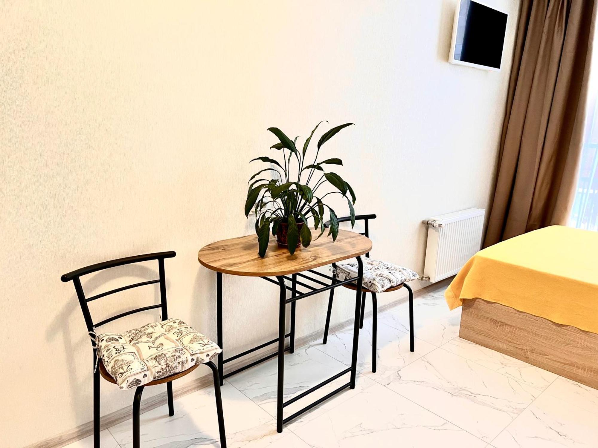 Osapart Hotel In A Complex Semycvit 2 利沃夫 外观 照片